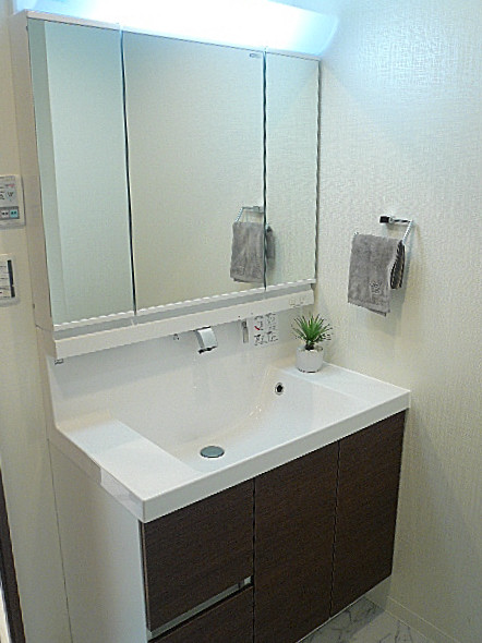 田園調布サニーハイツ　洗面化粧台です。