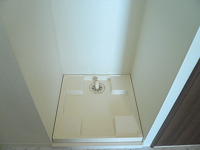 田園調布サニーハイツ　洗濯機置き場です。