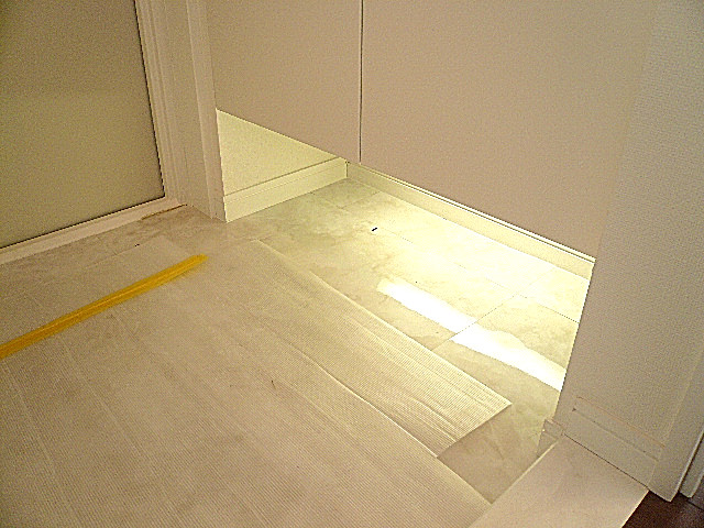 藤和用賀コープ　フットライト。