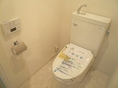 藤和用賀コープ　洗浄便座付きトイレです。