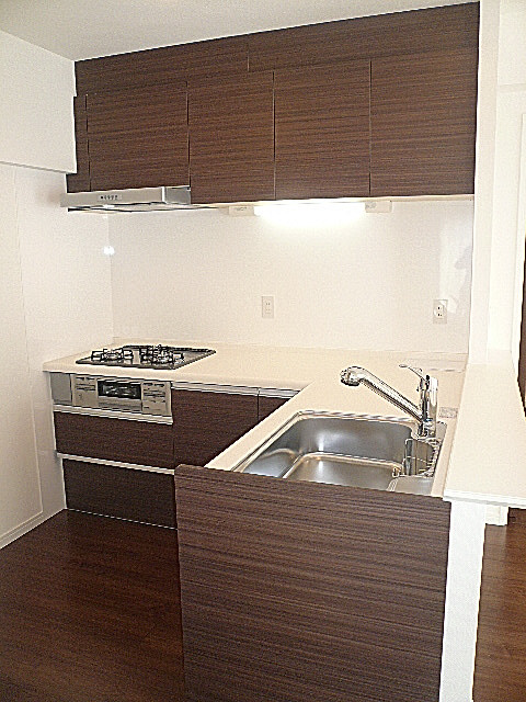 藤和用賀コープ　人気のＬ字型システムキッチン♪