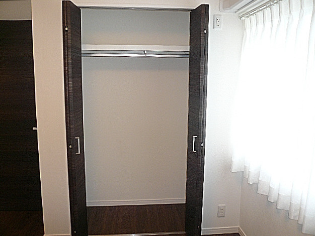 洋室5.0帖　収納。