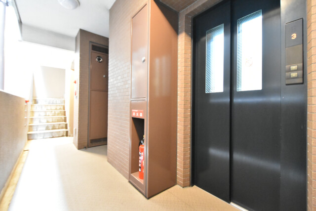 エクセルシオール麻布 玄関