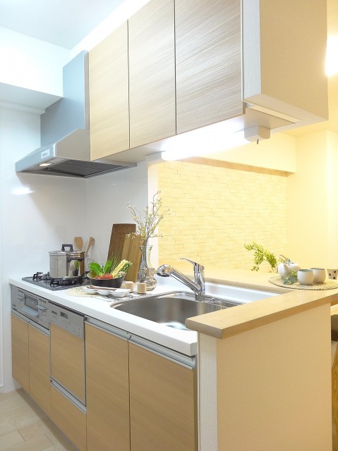 家族と会話もはずむ対面式キッチン