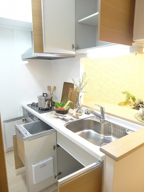 収納も上下にたっぷり