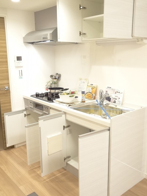 収納は上下にたっぷり