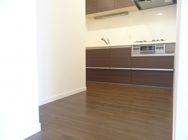 約3.9畳のゆとりあるキッチンスペース