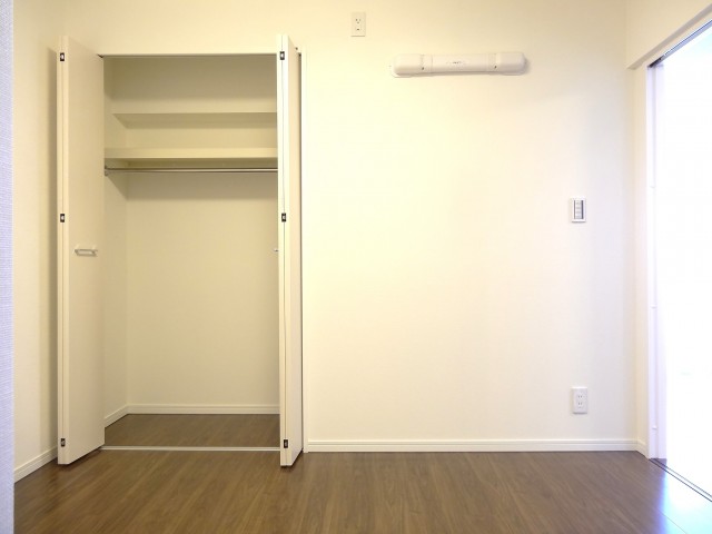 約5.1畳の洋室のクローゼット