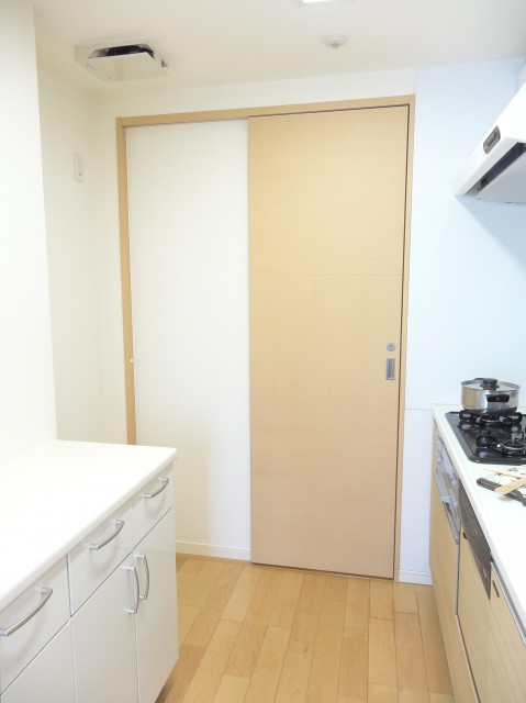 キッチンから洗面室へ！