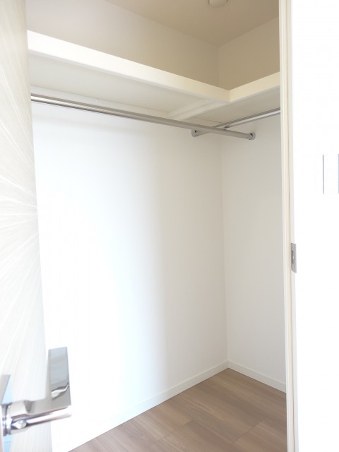 2面にハンガーポールあり♪