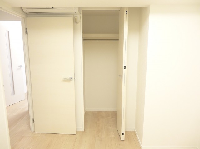 約4.7畳のサービスルーム