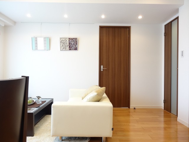 約6.0畳の洋室の扉