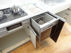 キッチン収納と食洗機