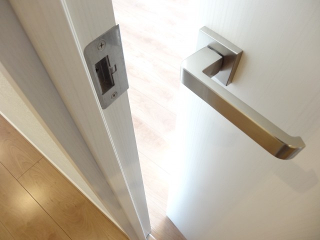 シャルマンコーポ第2芦花公園　洋室扉