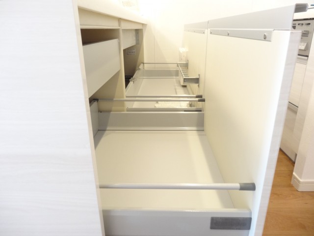 シャルマンコーポ第2芦花公園　スライド式収納