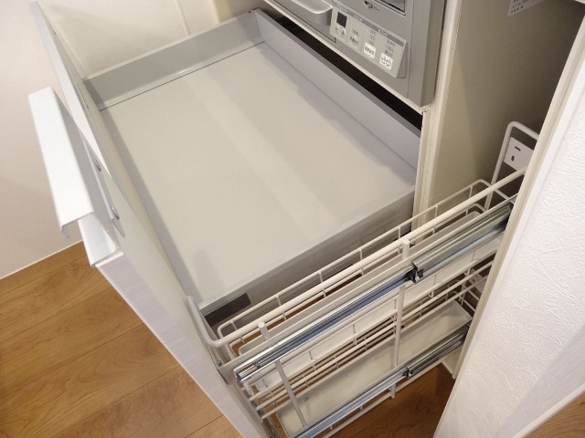 シャルマンコーポ第2芦花公園　コンロ下の収納