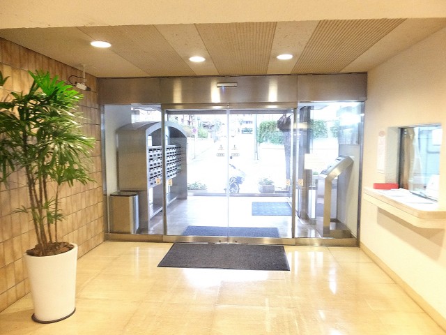 赤坂アーバンライフ　玄関