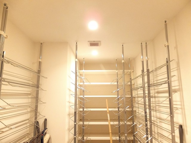 赤坂アーバンライフ　シューズクローク