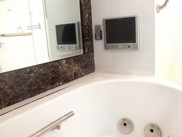 赤坂アーバンライフ　浴槽テレビ