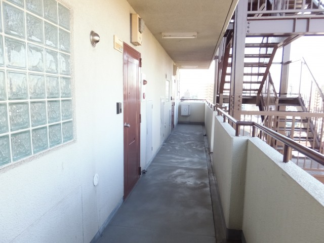 ビッグ武蔵野池袋　廊下