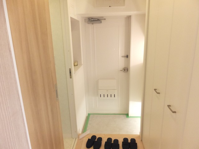 ビッグ武蔵野池袋　玄関扉