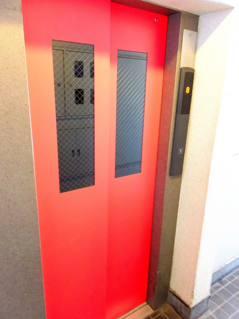 マンション第一明大前　エレベータ―