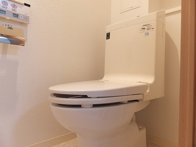 ゼファー明大前クローチェ　トイレ105