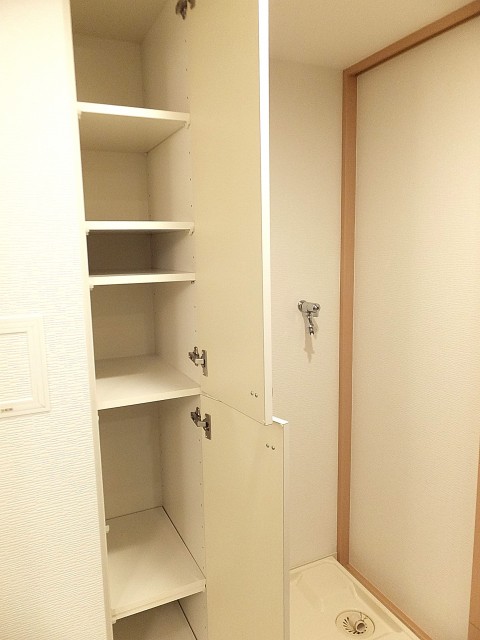 ゼファー明大前クローチェ　リネン庫105