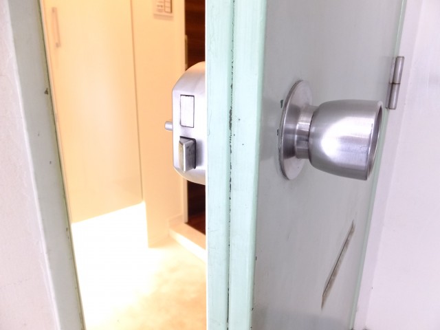 セザール目黒　玄関扉