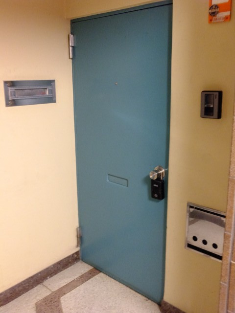 マンション下目黒苑　玄関扉