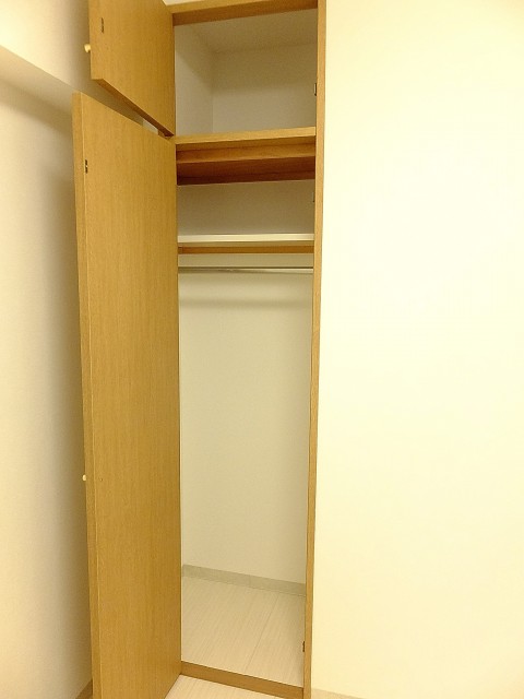 ロイヤルパレス東中野　洋室2