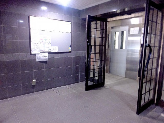 ライオンズシティ渋谷本町　エントランス