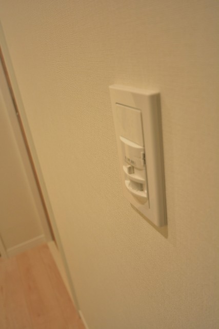 月島四丁目住宅　人感センサー