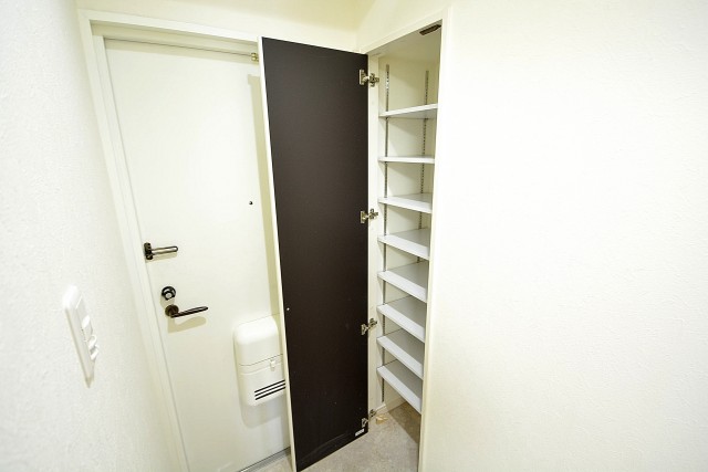 グランデュール千歳烏山　シューズボックス