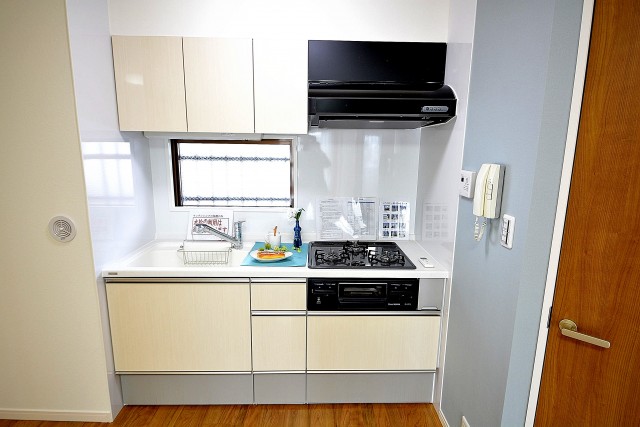 グランデュール千歳烏山　システムキッチン