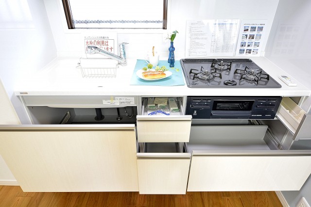 グランデュール千歳烏山　システムキッチン