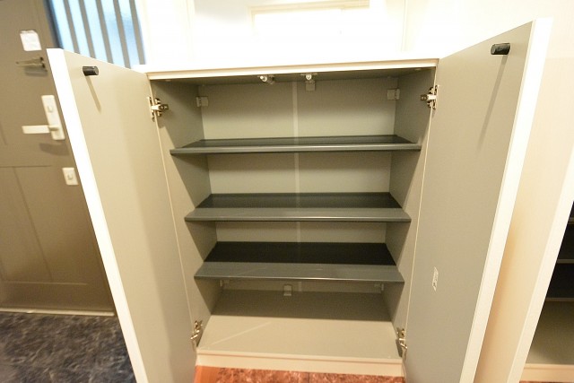 中央マンション　シューズボックス