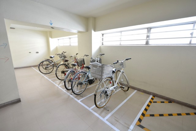月島四丁目住宅　3階駐輪場