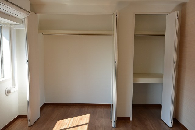 中央マンション　洋室2