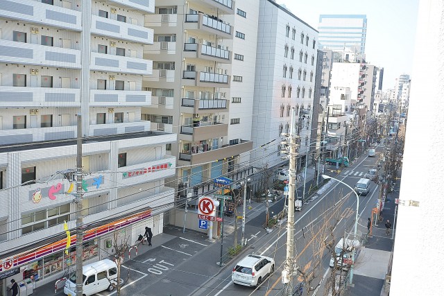 中央マンション　洋室2