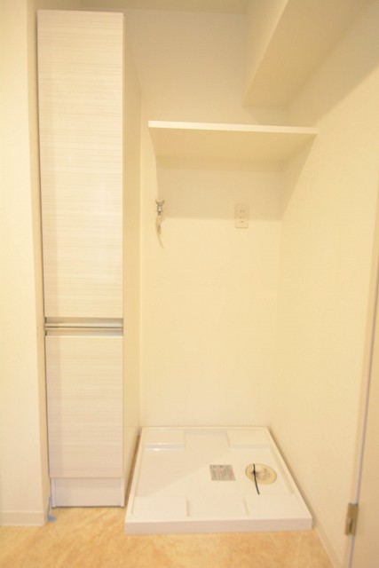 トゥール高輪　洗濯機置場とリネン庫