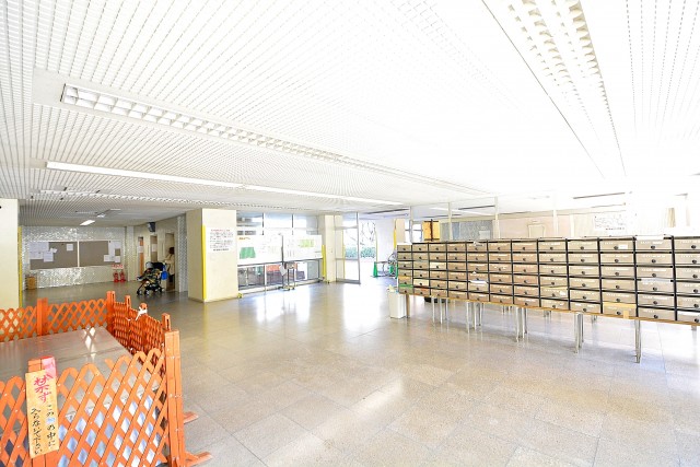 月島四丁目住宅　エントランスホール