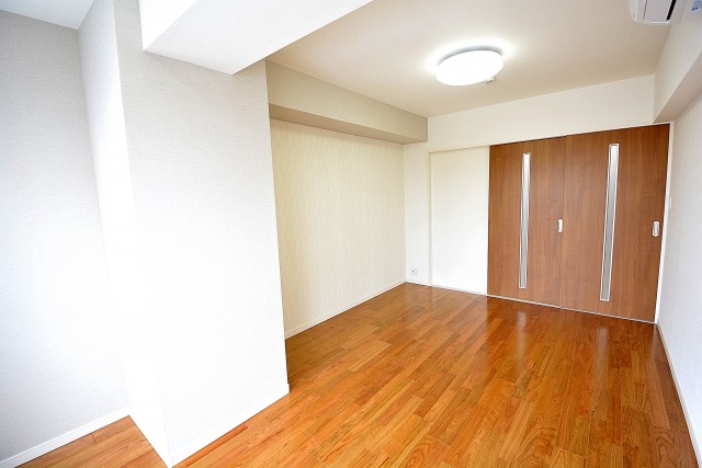 グランデュール千歳烏山　洋室1