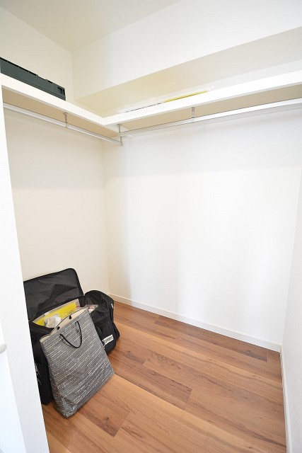 トゥール高輪　収納豊富なＷＩＣ