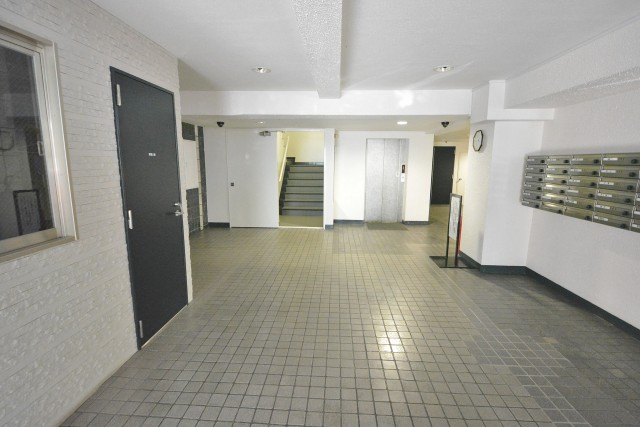 千駄ヶ谷第一スカイハイツ　エントランス2