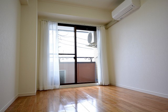 グランデュール千歳烏山　洋室2