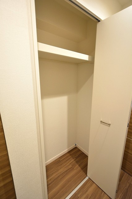 秀和幡ヶ谷レジデンス　物入れ