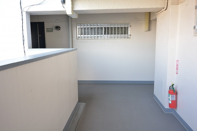 中央マンション　共用廊下