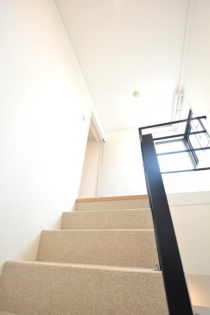 シャンボール常盤松　メゾネット階段