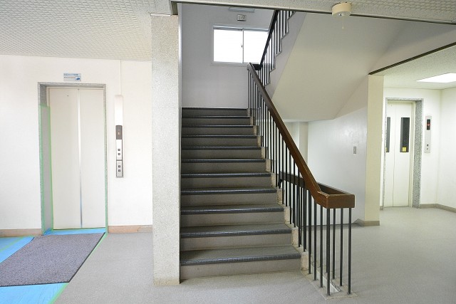 中央マンション　エントランスホール